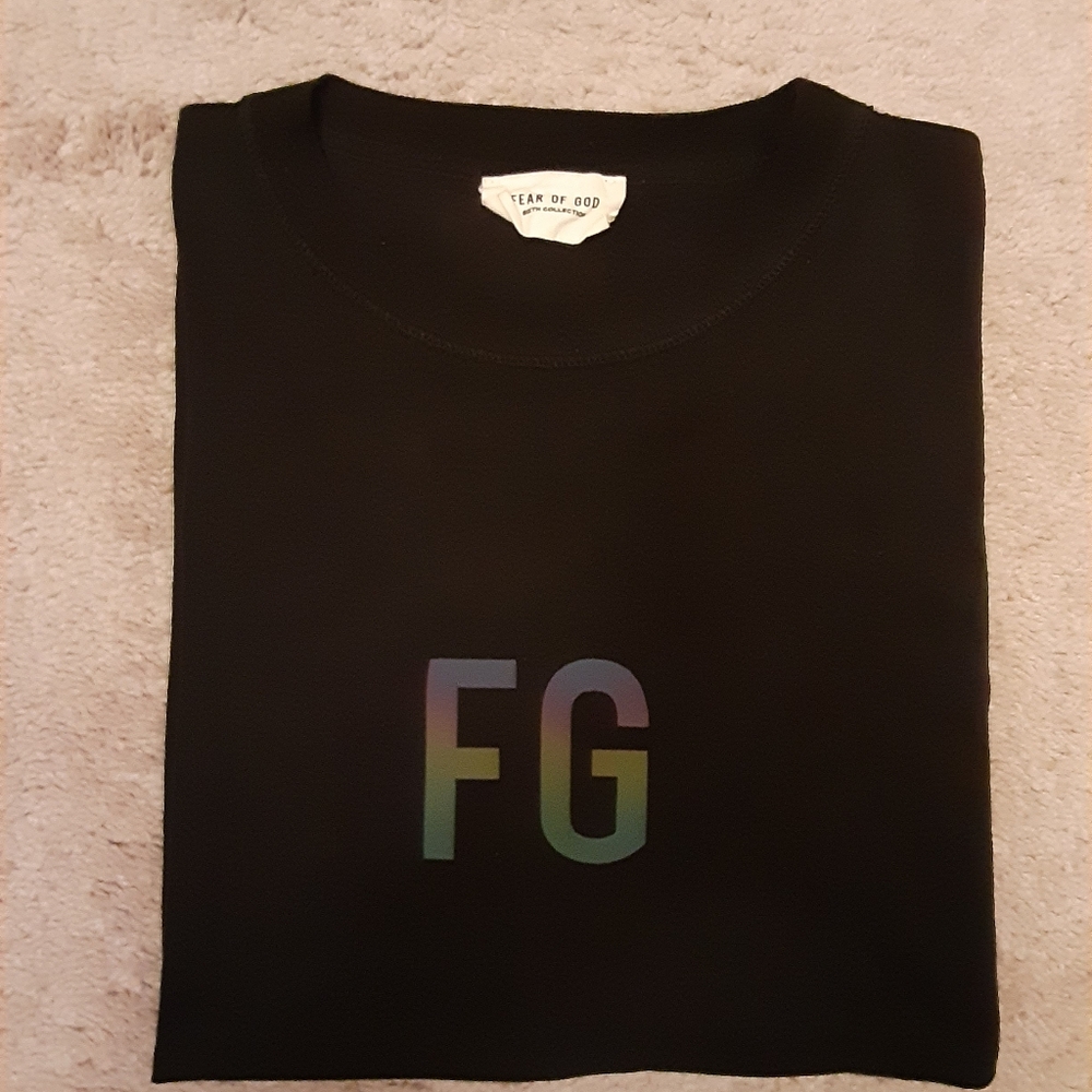MEN'S FEAR OF GOD LOGO TSHIRT